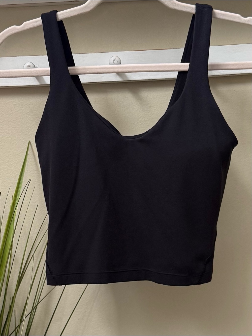 Lululemon Black Align Size 6 Crop Tank Top Shirt
🔥EUC - Picture 3 of 5